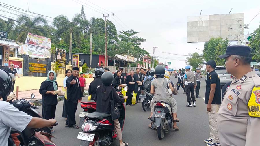 berbagi takjil