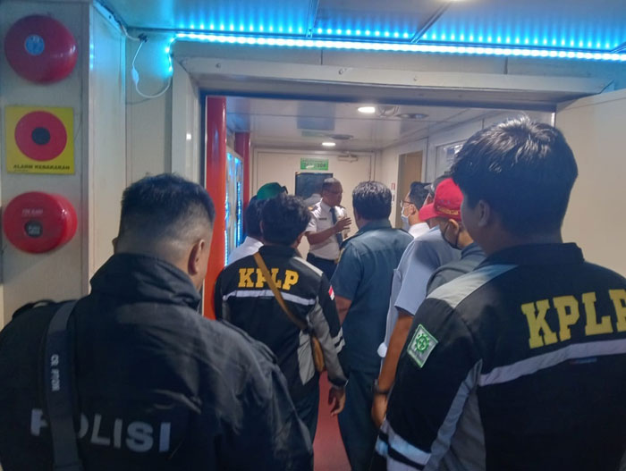 meninggal di kapal