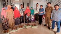 penyerahan bantuan beras 1