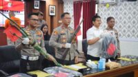 perusakan kantor desa