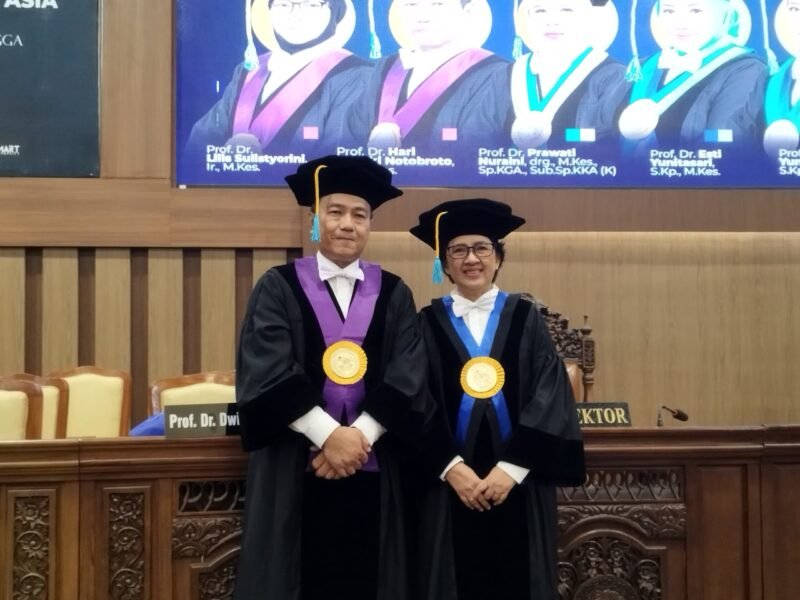 Suami istri jadi profesor