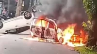 mobil polisi dibakar