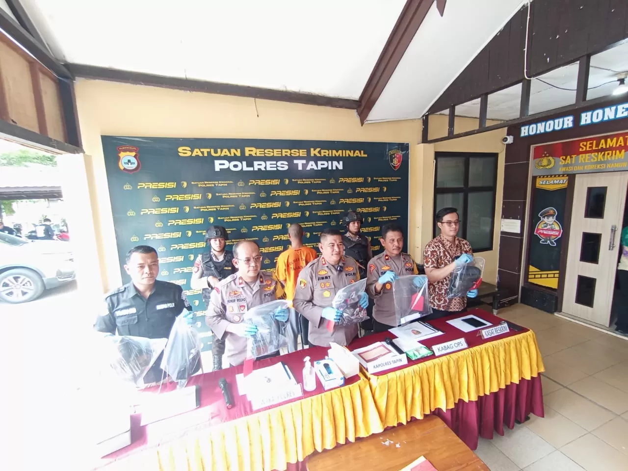 pembunuhan warga kapuas