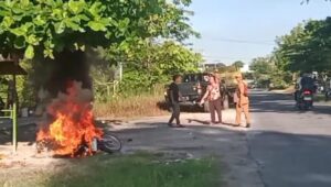 motor terbakar