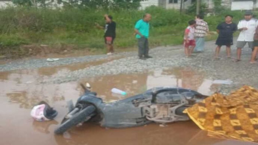 KECELAKAAN KM 18 kecelakaan km 18