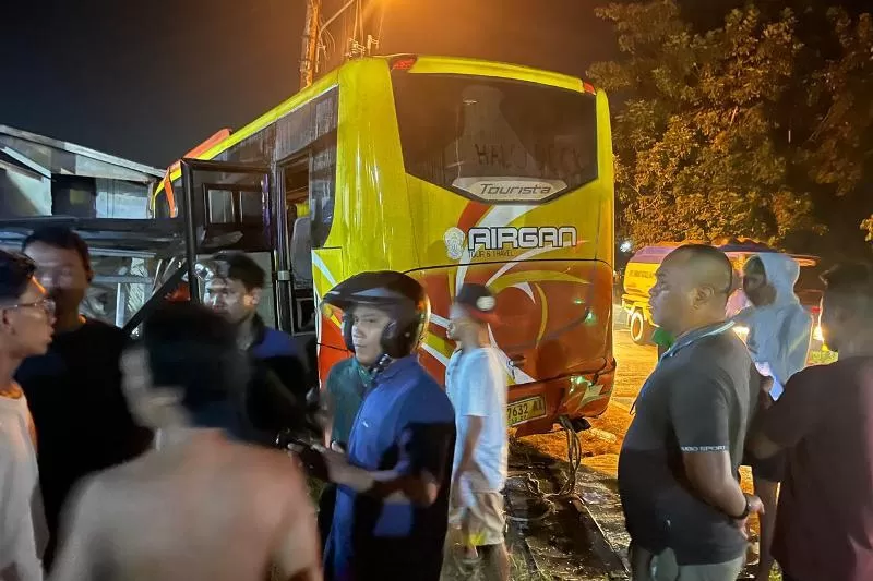 kecelakaan bus casis tni