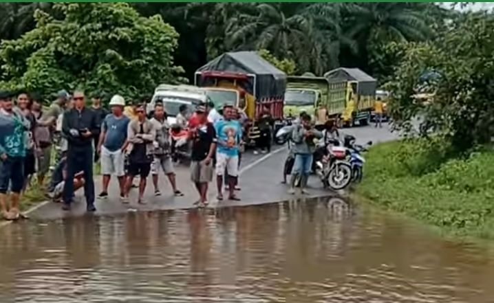 BANJIR KOLAM banjir kolam