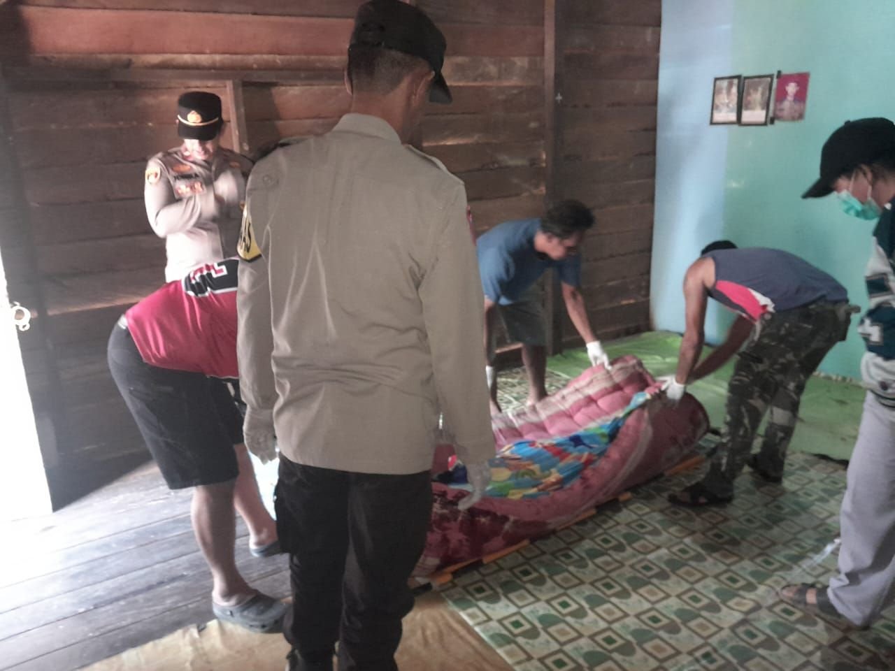 PEMBUNUHAN AYAH KANDUNG pembunuhan ayah kandung