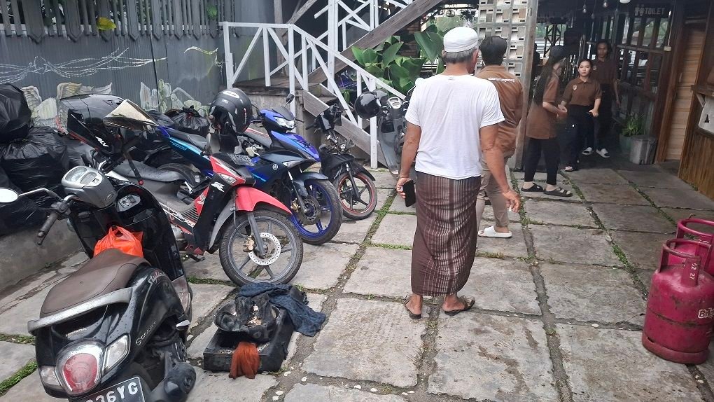 kafe nyaris terbakar