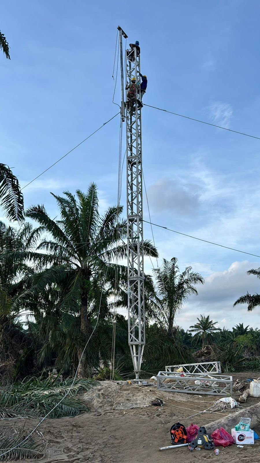 Perbaikan listrik Langsa Pangkalan Brandan,Banjir Aceh,Pemadaman listrik Aceh,Kolaborasi TNI dan PLN,Tower listrik roboh Aceh