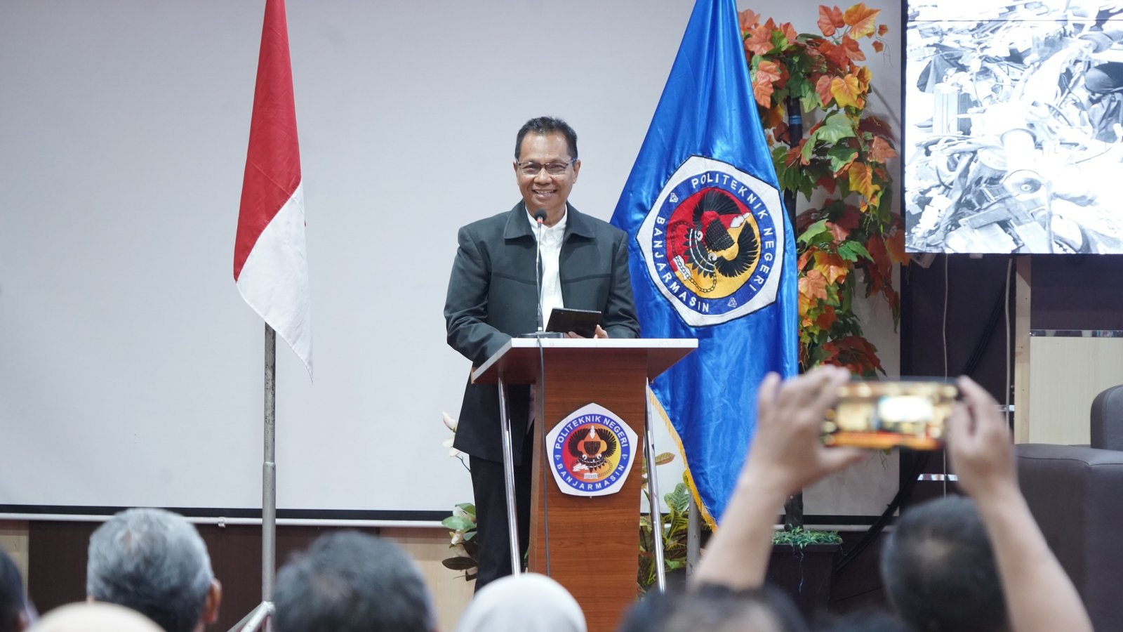 Sinergi PLN Poliban,PLN UID Kalselteng,Konversi kendaraan listrik,Bengkel motor listrik,Transisi energi hijau