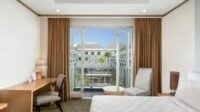 Kamar Deluxe di Swiss-Belhotel Danum Palangka Raya