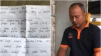 pemilik toko kelontong di mojokerto