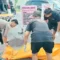 evakuasi petugas evakuasi jenazah korban meninggal