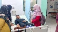jalani-perawatan-salah-seorang-siswa-smpn-1-kuala-pembuang jalani perawatan salah seorang siswa smpn 1 kuala pembuang