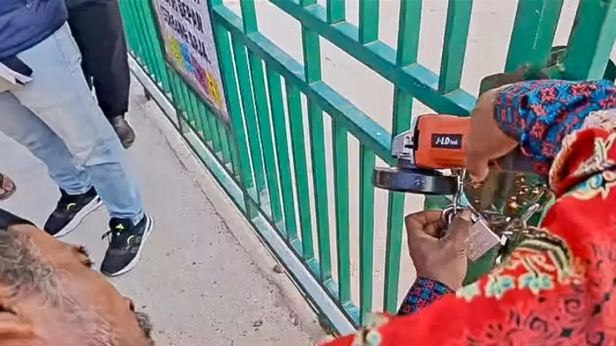 pagar-gerbang-sdn-3-bangkal-yang-digembok pagar gerbang sdn 3 bangkal yang digembok