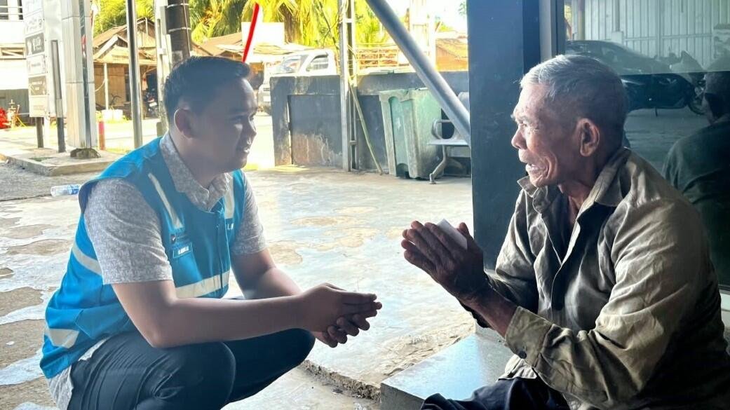 Program Jumat Berkah Dorong Semangat Gotong Royong PLN