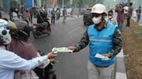 Bagus Cahyadi Bagikan Masker untuk Warga Palangka Raya