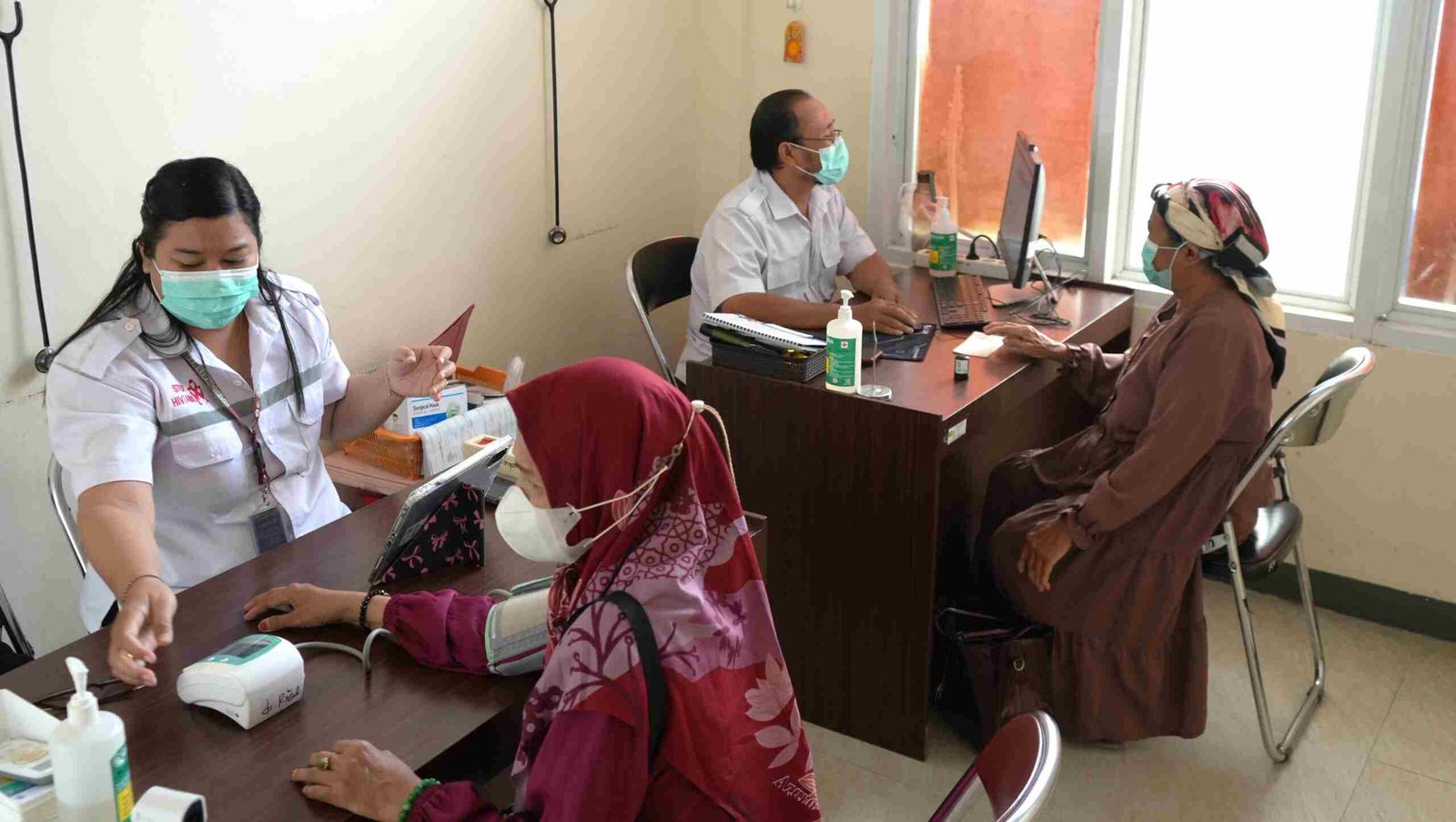 Pemeriksaan ISPA Gratis Sasar Anak dan Lansia