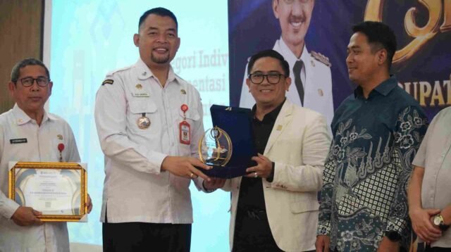 Ahmad Humaidi Terima Penghargaan CSR Award Banjar 2026