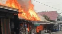kebakaran-melanda-pasar-kasongan kebakaran melanda pasar kasongan