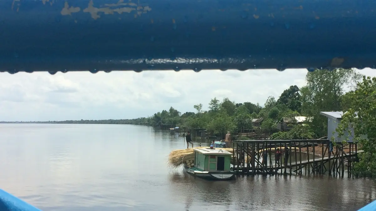 salah-satu-sudut-perairan-sungai-mentaya salah satu sudut perairan sungai mentaya