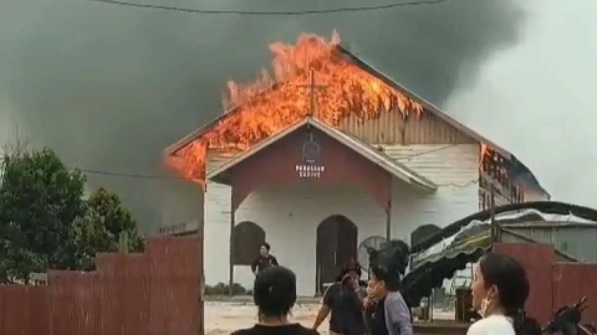 kebakaran gereja kebakaran gereja